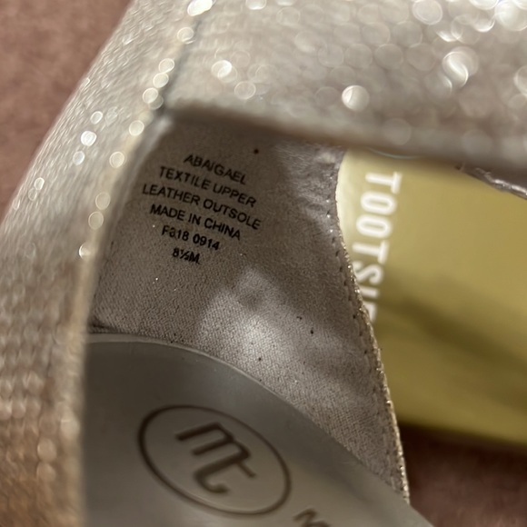 Mootsie Tootsies Silver Sandals with Heel, Size 8.5 - Picture 5 of 7